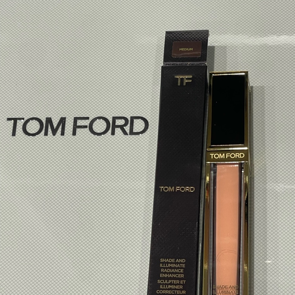 Tom Ford Shade and Illuminate Radiance Enhancer - Medium